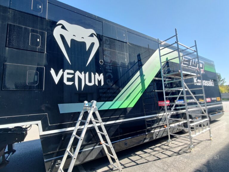 sign-by-graphics-33-40marquage-semi-remorque-bud-racing-venum-covering-sign-by-graphics